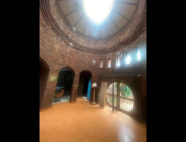 4 BEDROOM HOUSE FOR SALE IN EASTDENE